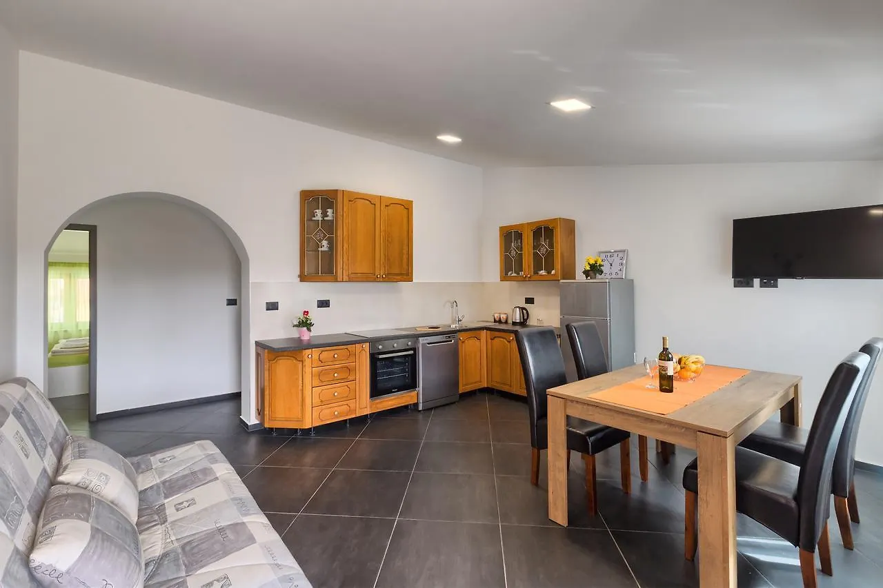 Apartments Ines Pula